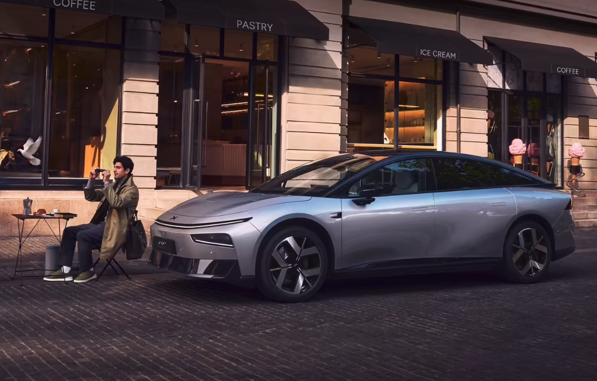 2026款小鹏P7+正式官宣 纯电/增程双版本齐发 36国同步发布